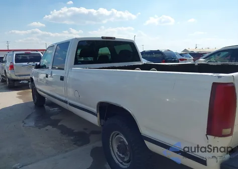 2000 Chevrolet C/K 3500 from USA, damaged, VIN 1GCGC33J7YF453049